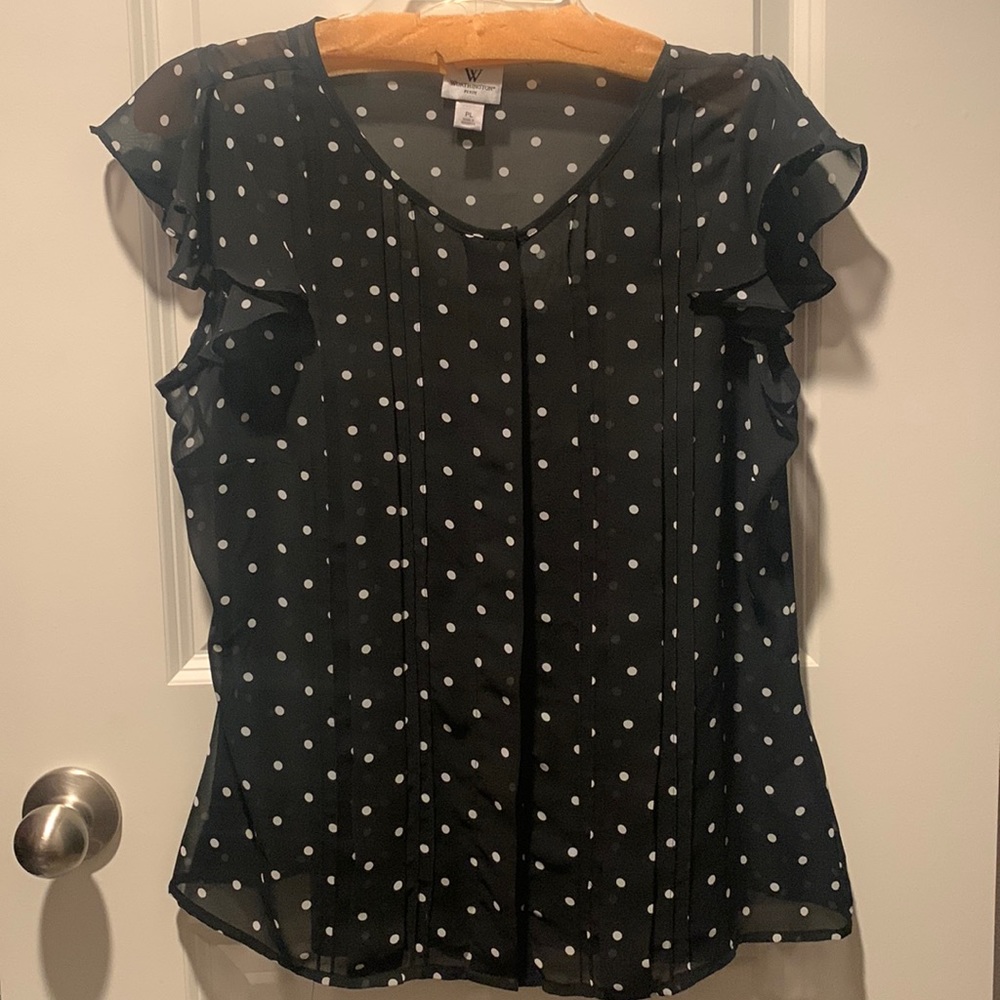 Sleeveless black top